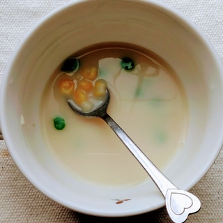 グリーンピースとコーンの豆乳スープ